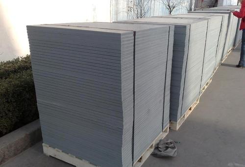 <a href=http://m.fzsjdz.cn/ target=_blank class=infotextkey>免燒磚托板</a>的種類